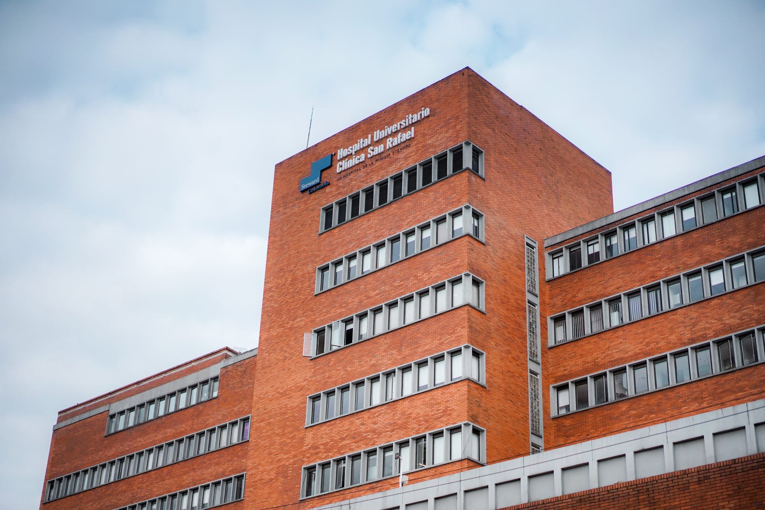 Somos una institución enfocada en el bienestar físico, mental y económico del paciente y su familia